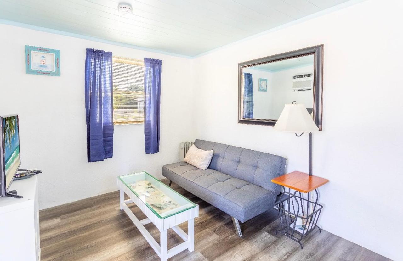 Bungalow 1 Minute From The Beach Suite #3 Ингълууд Екстериор снимка