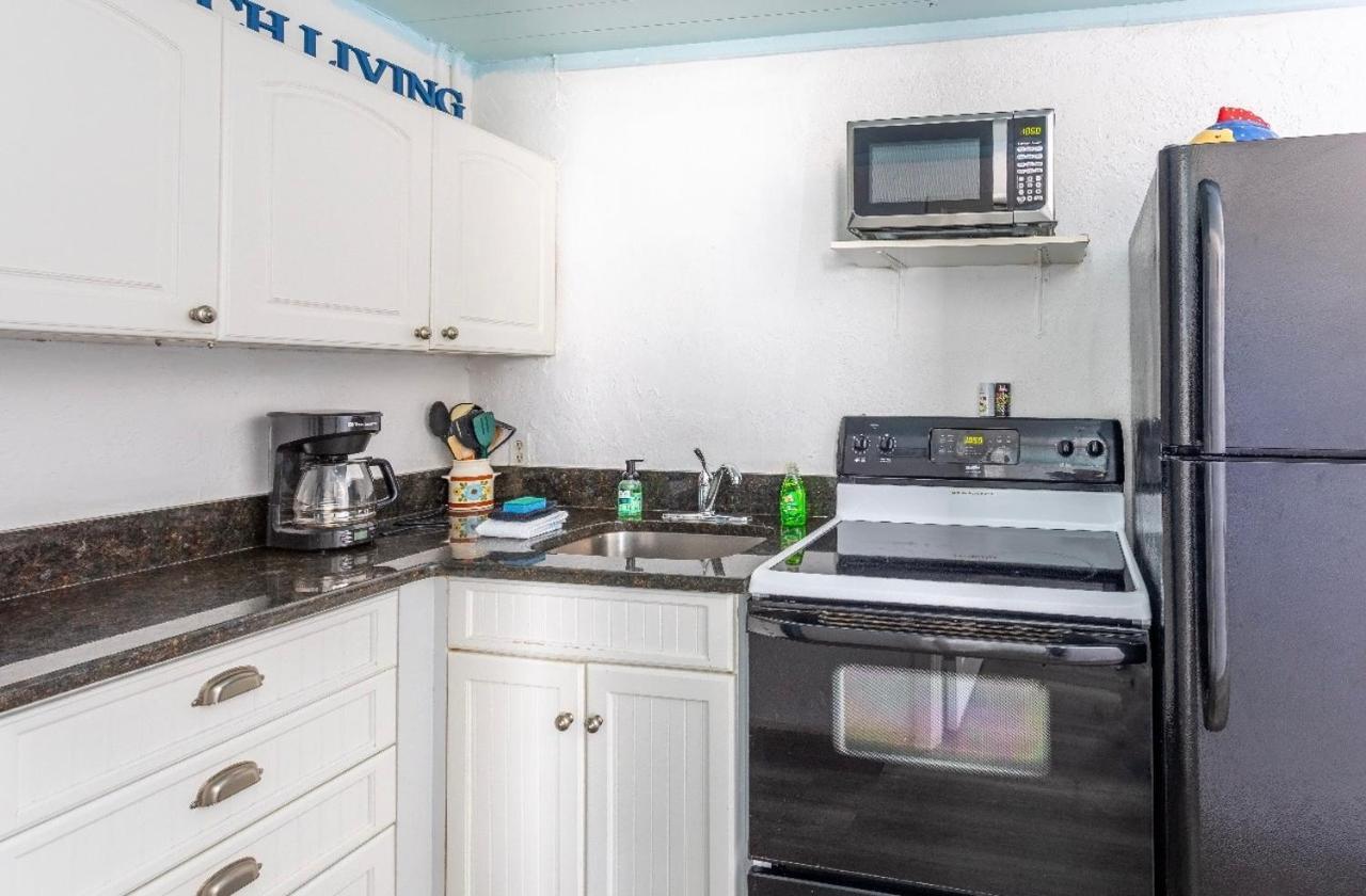 Bungalow 1 Minute From The Beach Suite #3 Ингълууд Екстериор снимка